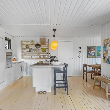 3 Bedroom Pet Friendly In Holiday home *