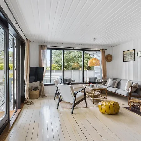 3 Bedroom Pet Friendly In
